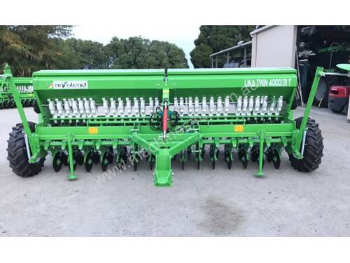2018 AGROLEAD 4000/31T
