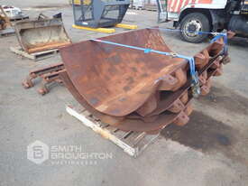 3 X 2.1M PADFOOT SHELLS & SCRAPPER BARS - picture0' - Click to enlarge