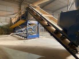 Vibrating Screen - picture0' - Click to enlarge