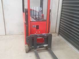 Linde Stand In Reach Truck - 1 Tonne - picture0' - Click to enlarge