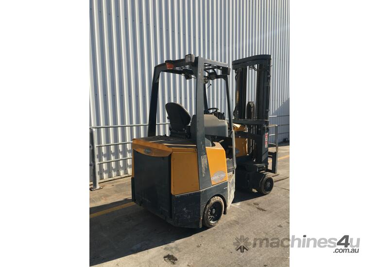 caption 2.0T Battery Electric Narrow Aisle Forklift
