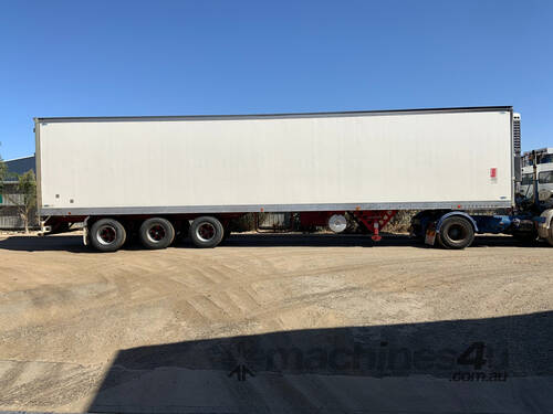 Southern Cross 48' Refrigerated Triaxle Pantec