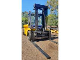 Komatsu FD100-6,  10Ton (4m Lift) Diesel Forklift - picture0' - Click to enlarge