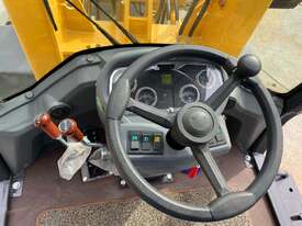 NEW 2021 UHI LG930 ARTICULATED WHEEL LOADER - picture1' - Click to enlarge