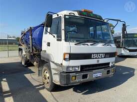 Isuzu V330 - picture0' - Click to enlarge