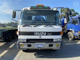 Isuzu V330 - picture0' - Click to enlarge