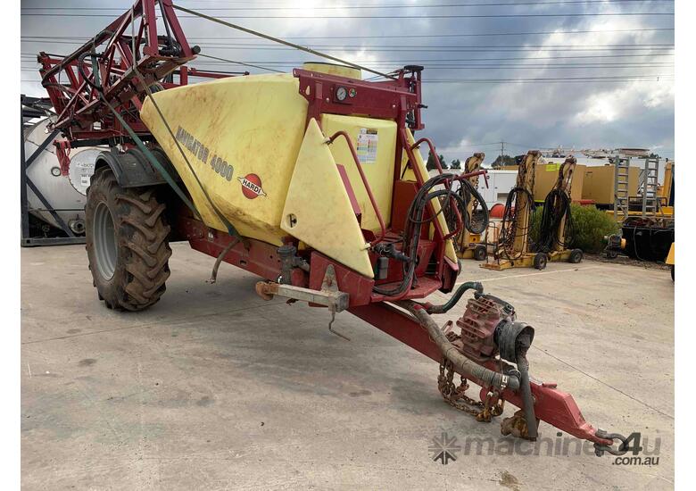 caption Hardi Navigator 4000 Sprayer
