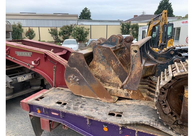 caption Hyundai Excavator 14T: Full range of Buckets, Hammer, Ripper and Sort Bucket Available! - Hire