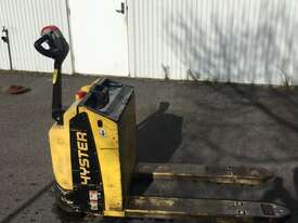 Hyster P2.0 Battery Pallet Truck - picture1' - Click to enlarge