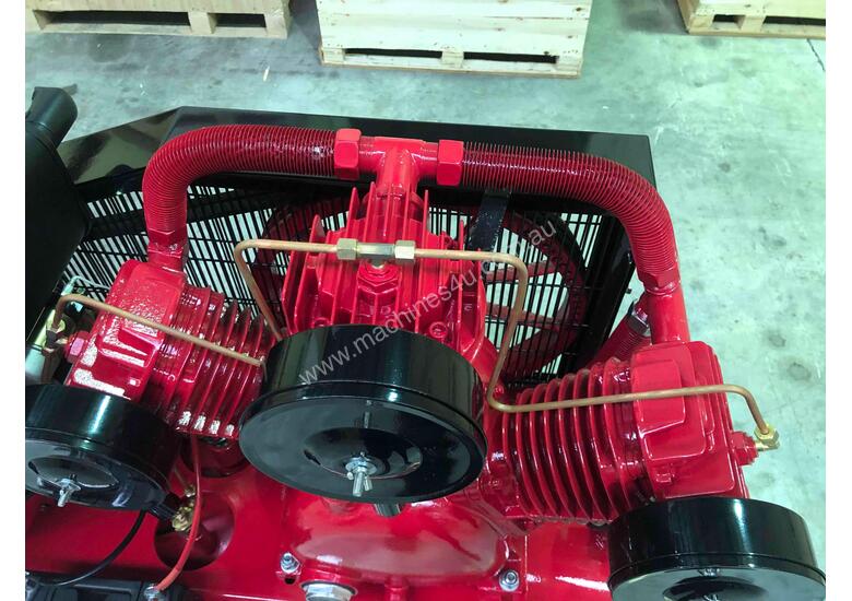 caption BOSS 42 CFM/ 10HP DIESEL COMPRESSOR ON 160L TANK