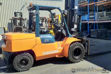 ACTIVE FORKLIFTS - Toyota 5 Ton Diesel Forklift For Sale- 2010 Model 5m lift 1.8m tynes side shift f