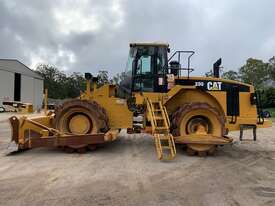 2000 CAT 825G Compactor  - picture0' - Click to enlarge
