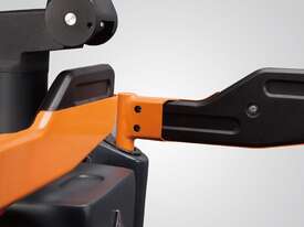 Zowell 2T Pallet Truck - picture2' - Click to enlarge