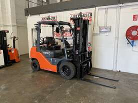TOYOTA 8FG25 DELUXE S/N 64586 2.5 TON 2500 KG CAPACITY LPG GAS FORKLIFT 4700 MM 3 STAGE DELUXE CONTA - picture0' - Click to enlarge