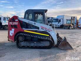 2010 Takeuchi TL250 - picture1' - Click to enlarge