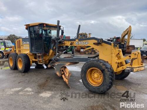 2012 John Deere 670 GP