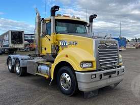 Mack Superliner - picture0' - Click to enlarge