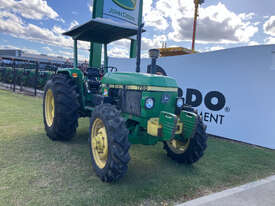 John Deere 1750 FWA/4WD Tractor - picture0' - Click to enlarge