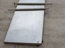 Stainless Bench - picture0' - Click to enlarge