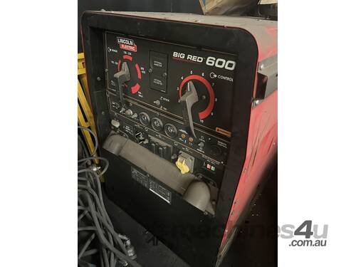 Lincoln Electric BIG RED 600 Engine Driven WElder