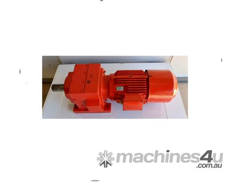 Flender 9.2 kW 64 RPM Electric Motor Reduction Gearbox Drive 0709694/2 288-G132M4/2U-L150G