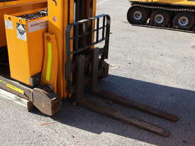 2013 JUNGHEINRICH 24-4EPZS620SC ELECTRIC REACH FORKLIFT - picture1' - Click to enlarge