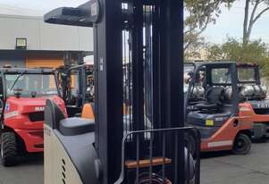 ACTIVE FORKLIFTS - Crown single deep high reach 10160mm lift height 1.5 ton capacity