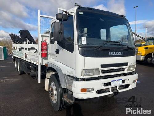 2006 Isuzu FVY1400 Long Flatbed Crane Truck