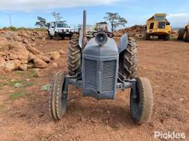 Massey Ferguson TE-A20 Tractor - picture0' - Click to enlarge