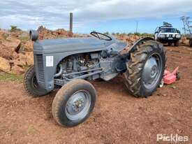 Massey Ferguson TE-A20 Tractor - picture1' - Click to enlarge