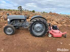 Massey Ferguson TE-A20 Tractor - picture2' - Click to enlarge