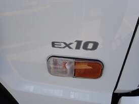 HYUNDAI EX10 - picture2' - Click to enlarge