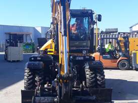 2017 JCB 110W HYDRADIG WHEELED EXCAVATOR U4557 - picture1' - Click to enlarge