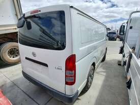 Toyota Hiace 200 - picture2' - Click to enlarge