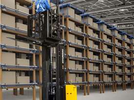 Hyundai Warehouse Stock Order Picker: 1-1.3T Model 10BOP-9 - picture0' - Click to enlarge