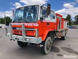 Isuzu FSS 4x4 Firetruck - picture1' - Click to enlarge