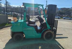 MITSUBISHI 3T LPG Forklift | 4.7M Lift Height | Side Shift