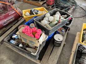 Pallet Of Miscellaneous Sprays & Spray Bottles - picture0' - Click to enlarge