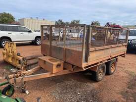 2001 Caged Tipper - picture0' - Click to enlarge