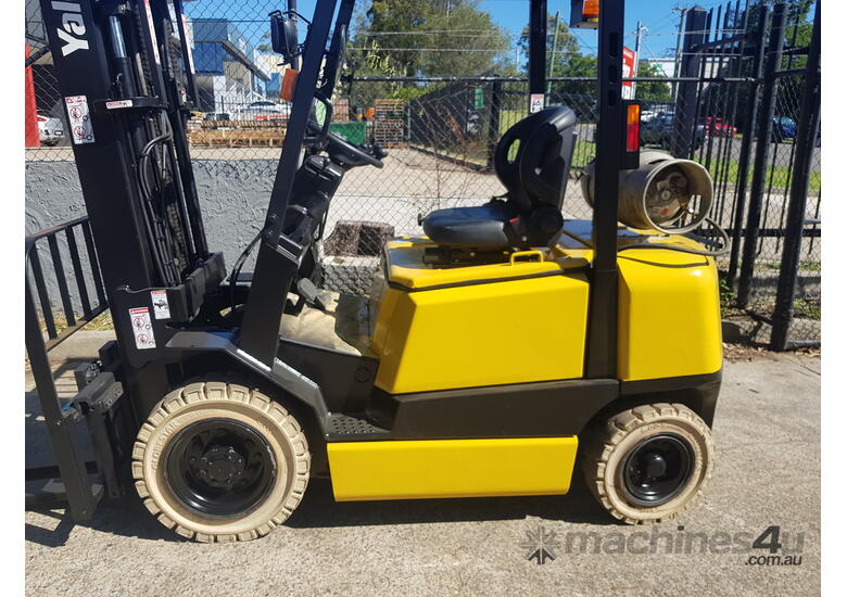 caption YALE GLP25RH 2.5T LPG Forklift | Container Entry | Side Shift