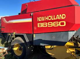 2002 New Holland BB960R Square Baler - picture0' - Click to enlarge