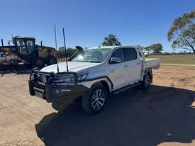 2017 TOYOTA Hilux SR5 Dual Cab Ute - picture0' - Click to enlarge
