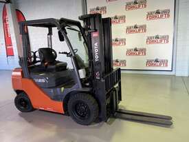2016 TOYOTA 32-8FG25 SN  308FG25-63599 LPG GAS FORKLIFT 4300MM CONTAINER MAST  - picture1' - Click to enlarge