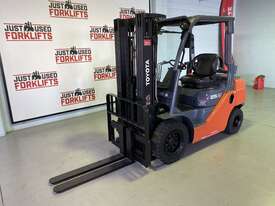 2016 TOYOTA 32-8FG25 SN  308FG25-63599 LPG GAS FORKLIFT 4300MM CONTAINER MAST  - picture2' - Click to enlarge