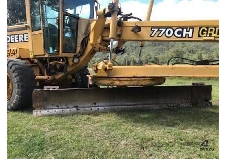 caption John Deere 770CH Motor Grader - 19,858 Total Hours - Well Maintained & Owner-Operator!