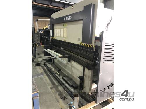 CNC HYDRALULIC Press Brake PPTK 135/30