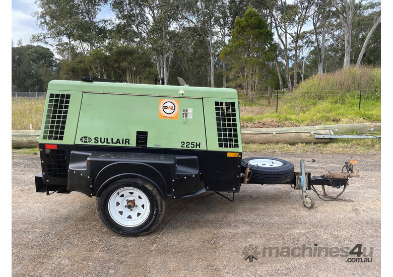 caption Sullair 225H Diesel Compressor