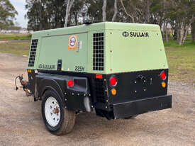 Sullair 225H Diesel Compressor - picture2' - Click to enlarge