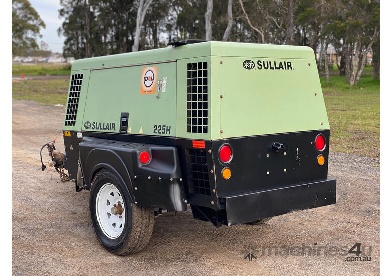 caption Sullair 225H Diesel Compressor