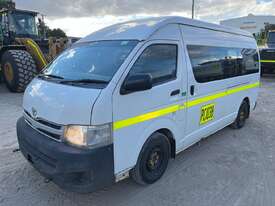 2013 TOYOTA Commuter 10 Seater Mini Bus - picture0' - Click to enlarge